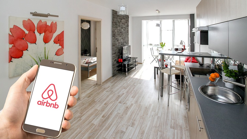 Renda com Airbnb: Entenda como funciona a gestão dos alugueis