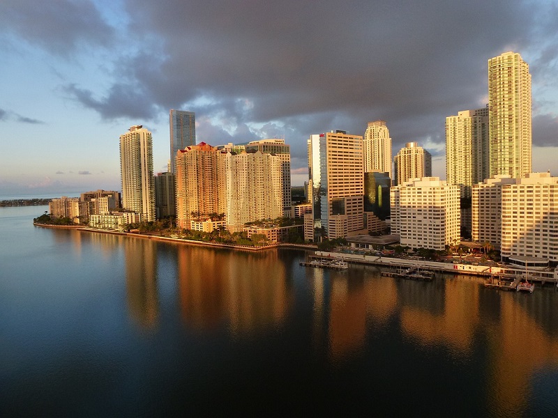 A Flórida desponta como um atrativo para migração corporativa: crescimento de 86% no influxo de empresas